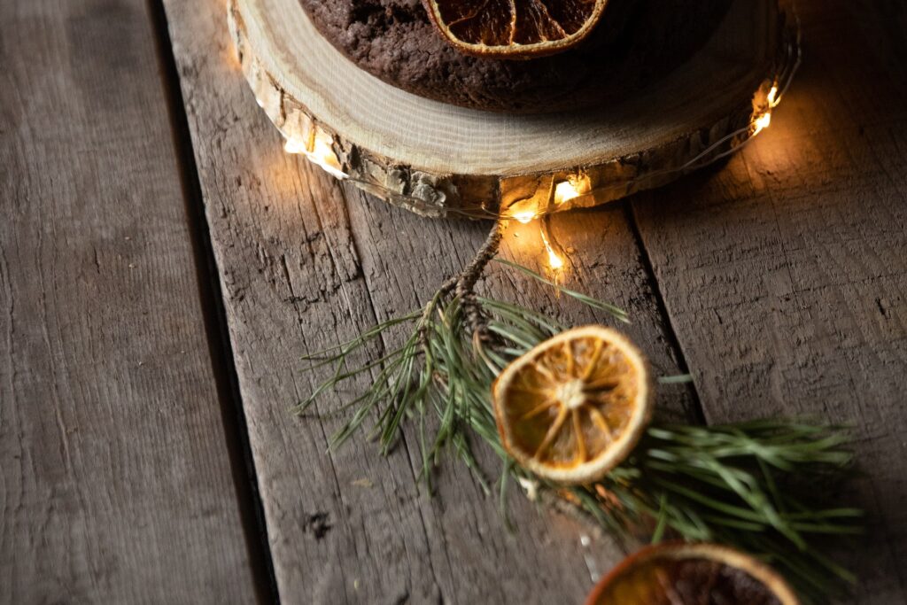 Stone-dried orange garland