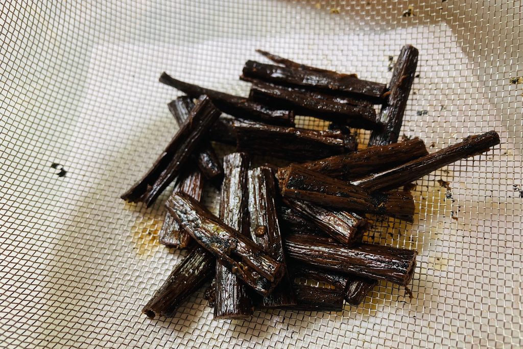 vanilla beans in strainer