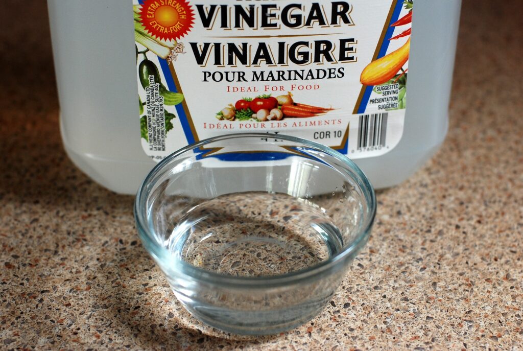 White vinegar for Spray Sanitizer