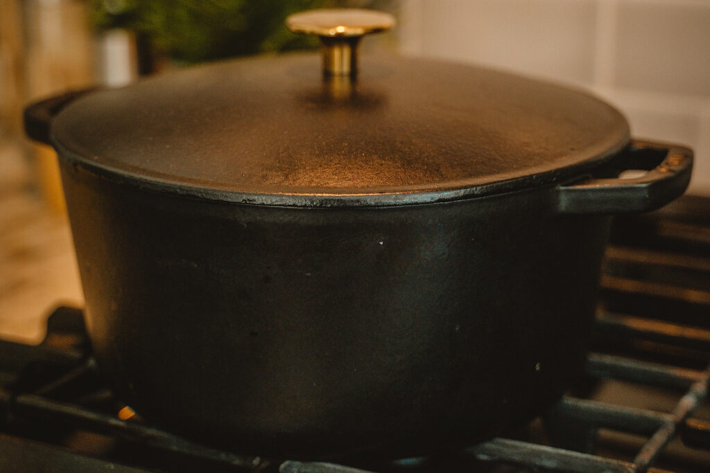 black cast iron dutch oven