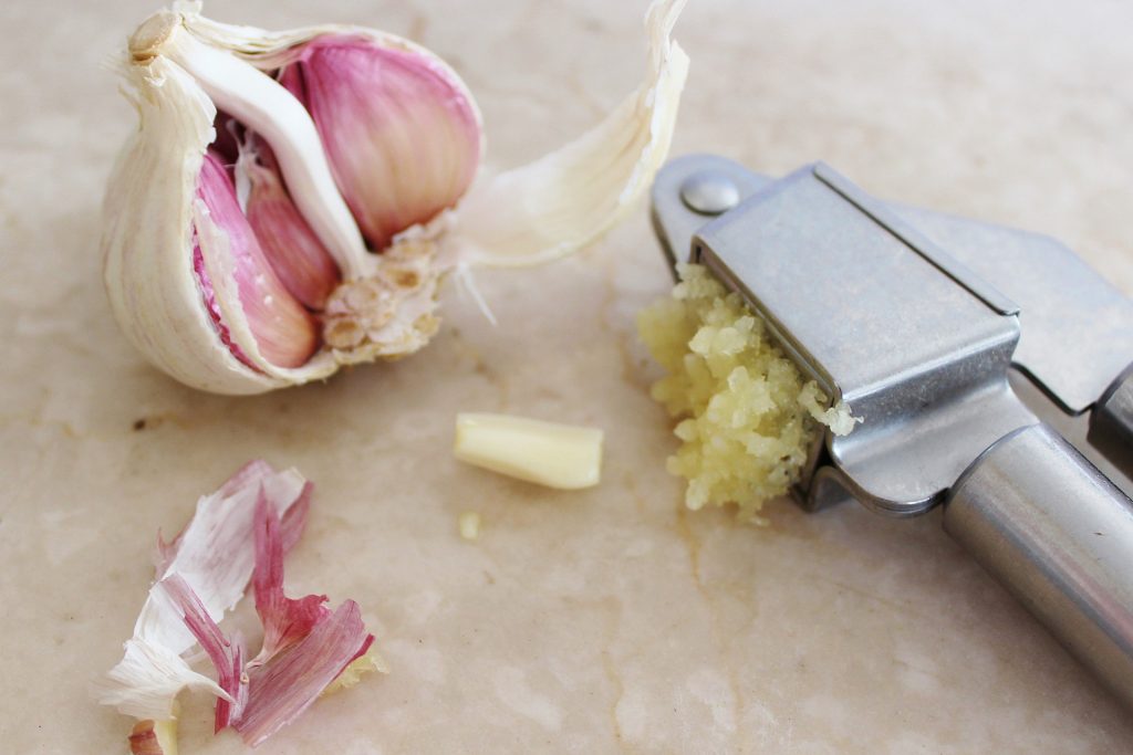 garlic and garlic press