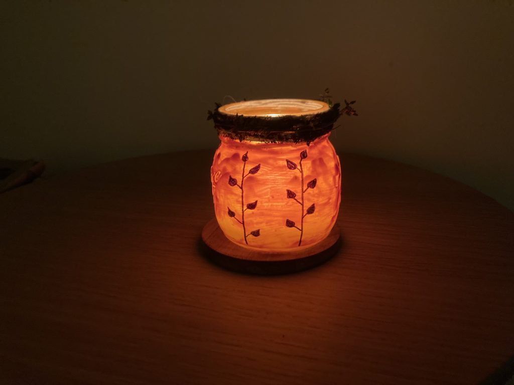 Finished fall mason jar pumpkin lantern