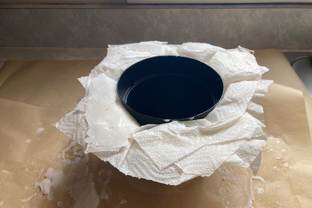 paper towels waxed and wrapped around planter